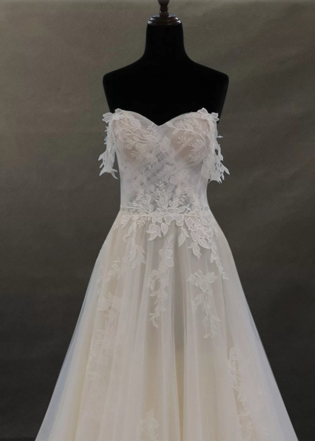 Feuille: All-Over Lace and Tulle with Off-the-Shoulder Bohemian Lace Straps